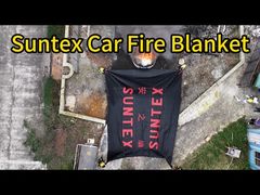 Nous avons testé une couverture anti-feu sur une voiture électrique en feu – les résultats sont étonnants !