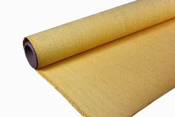 Couverture de soudage avec surface recouverte d'acrylique pour la protection contre les incendies